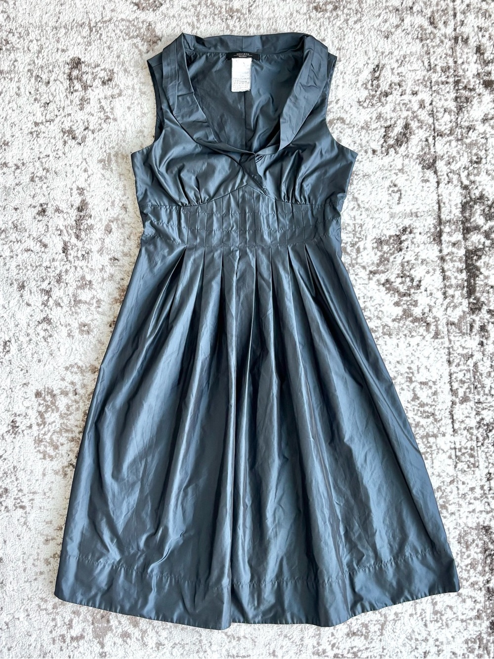 Weekend MaxMara Pleated Avant-Garde Sleeveless A-line Wedding Navy Midi Dress